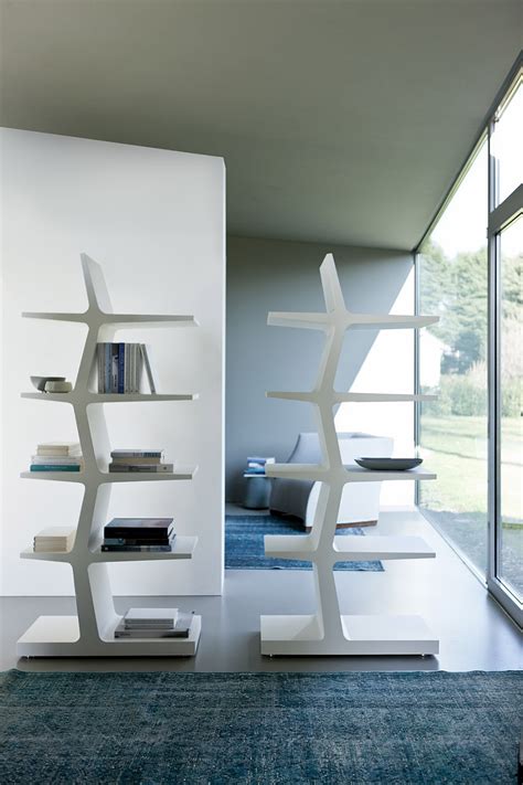 5 Trendy Modern Bookshelves That Unleash Warmth Of Wood!