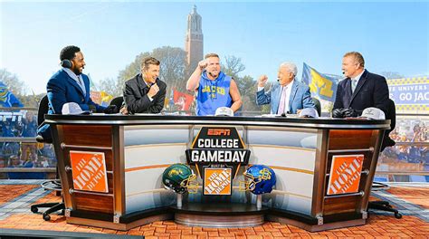 Pat McAfee Joins College Game Day Wildwestsports