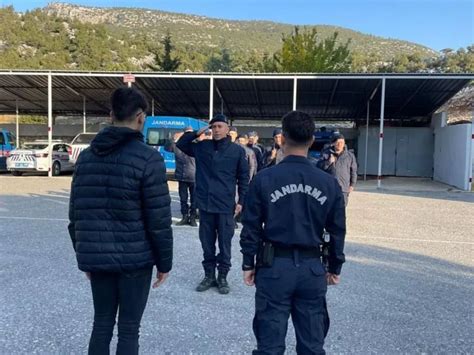 Kariyer Günü Kapsamında Akseki Anadolu Lisesi Öğrencisi İlçe Jandarma