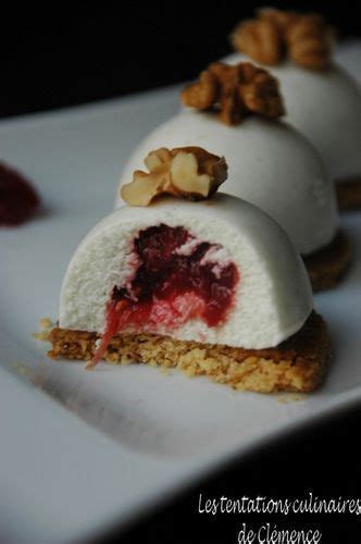 Dôme de roquefort et noix au coeur d oignons confits à la framboise