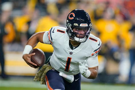 Bears Qb Justin Fields Says He Wants To Stay In Chicago