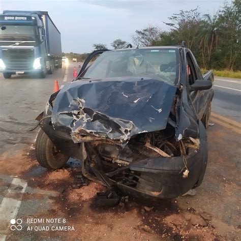 Cinco Ficam Feridos Em Batida Entre Carro E Caminhonete Na Br 262 Em