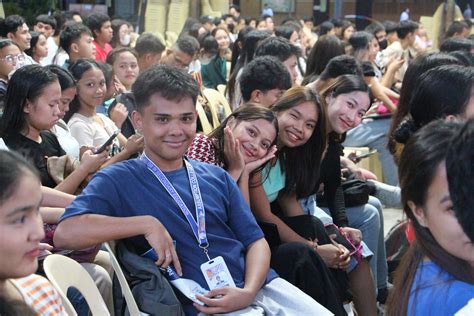 Anti Illegal Drugs Fueling College Journey With Health Seminar