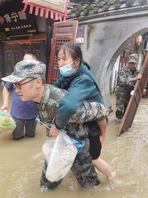 特大洪峰过境南充 民兵闻“汛”而动护平安新闻中心中国网