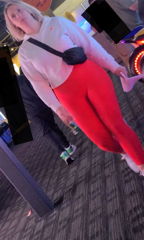 OC MILF BLONDE BENDS OVER IN ORANGE LEGGINGS TEASING EVERYONE