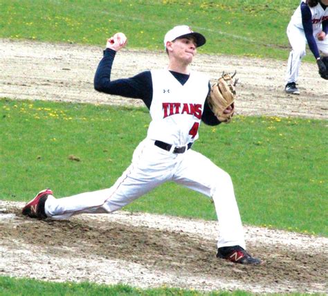 Pats roll past rival Titans | Warwick Beacon