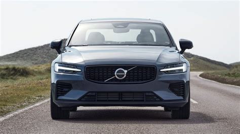 2023 Volvo XC40 Review, Pricing, and Specs