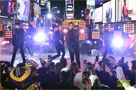 Full Sized Photo Of Bts Rockin Eve Performance Pics Bts Ring In