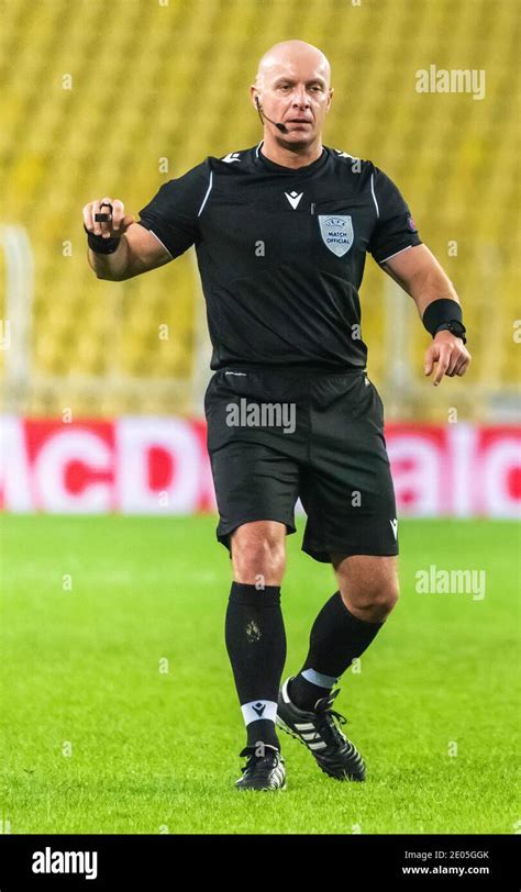 Szymon Marciniak Referee Fotos Und Bildmaterial In Hoher Aufl Sung