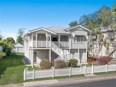 5 Waterloo Esplanade Wynnum Qld 4178 Property Details