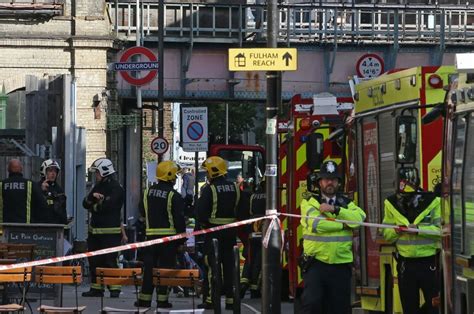 Explosão No Metrô De Londres Deixa Feridos