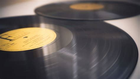 How Much Music Can A Vinyl Record Hold