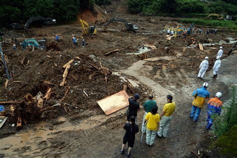 土砂の中「きつかったね」…家族3人死亡、遺族ら深い悲しみ｜【西日本新聞me】