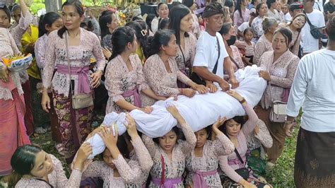 Puncak Karya Pitra Yadnya Ngaben Dadya Merajang Agung Bujangga I Gusti