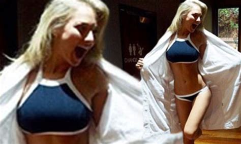 The Bachelor S Anna Heinrich Flaunts Bikini Body With Tim Robards On Holiday Daily Mail Online