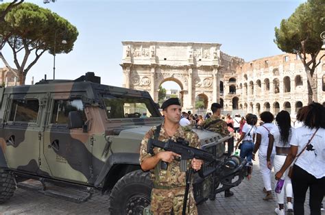 Operazione Strade Sicure I Controlli Dei Militari Dell Esercito