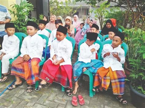 La Center Peduli Ratusan Anak Ikut Khitanan Massal Lamanindo