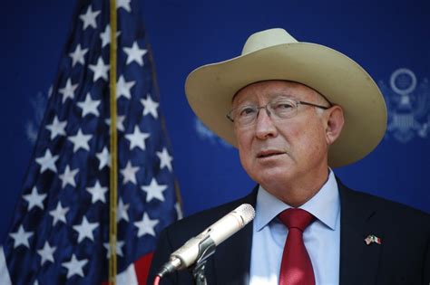 La Jornada Ken Salazar Millones De Migrantes Transitan Por Am Rica