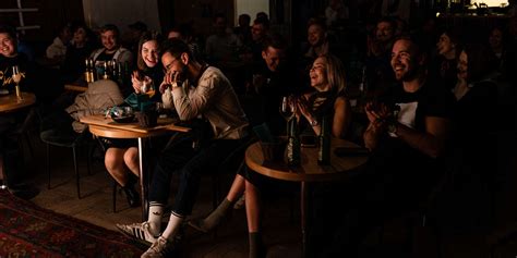 El Humor Como Mejor Arma El éxito De Los Stand Ups En Los Bunkers