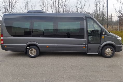 Busmiete 17 bis 21 Plätzer Midibus Kleincar VIP Mercedes Sprinter mieten