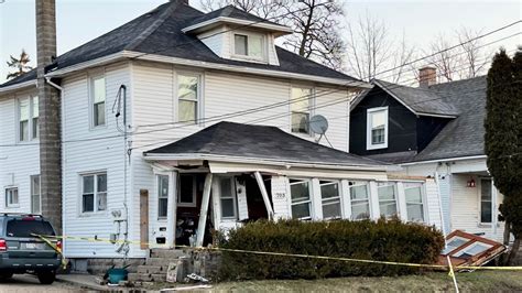 Suspected Drunk Driver Crashes Into Gr Home