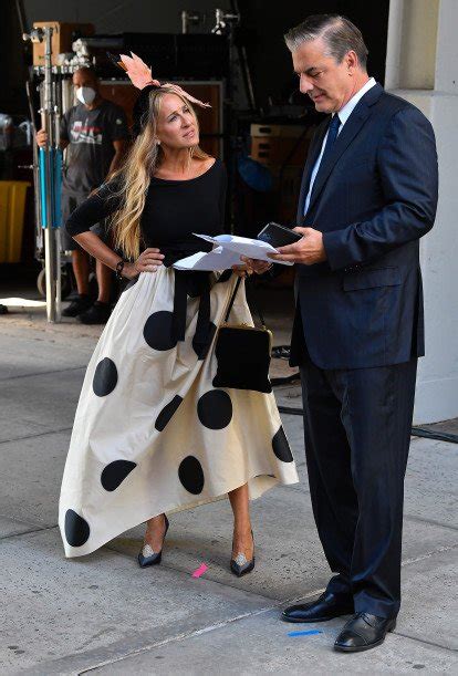 Sex And The City Il Reboot Le Foto Dal Set Di Carrie E Mr Big