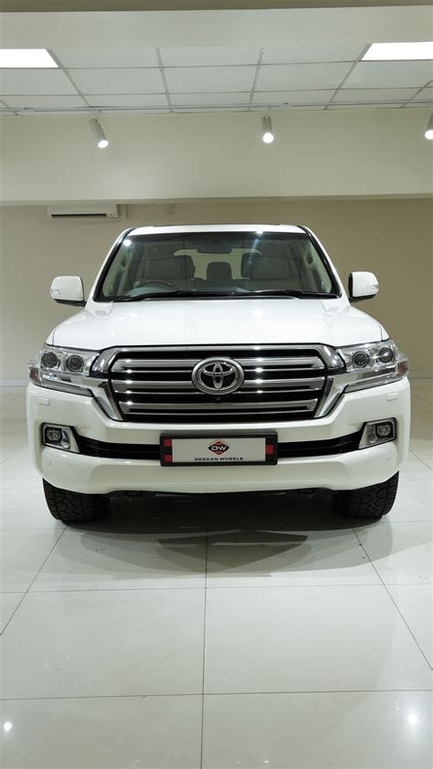 Toyota Land Cruiser 200 VX