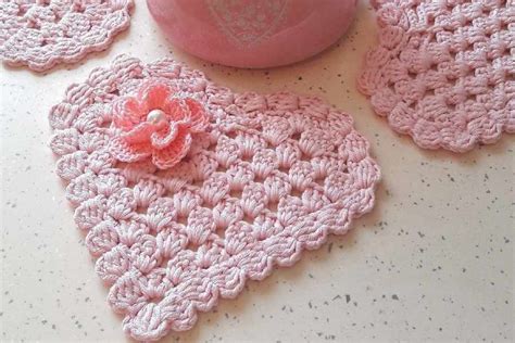 Easy And Cute Crochet Heart Doily