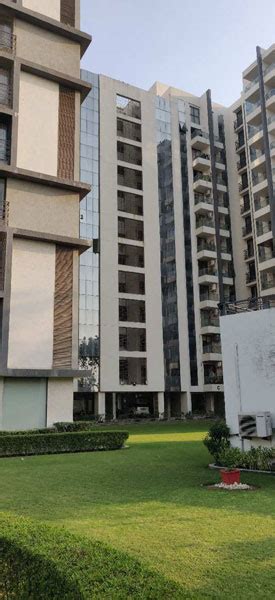 3 BHK 1665 Sq Ft Residential Apartment For Sale In S G Highway