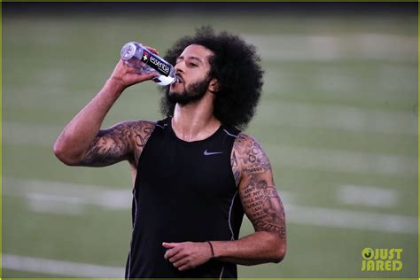 Photo Colin Kaepernick Bares Buff Biceps During Nfl Workout 18 Photo