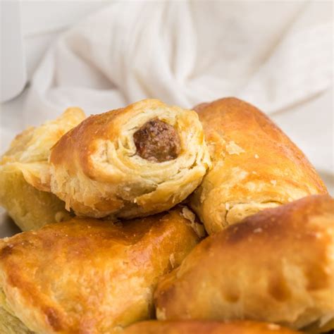 Easy Air Fryer Sausage Rolls | Air Frying Foodie