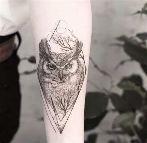 Tatouage hibou femme Signification et 30 idées en images pour s