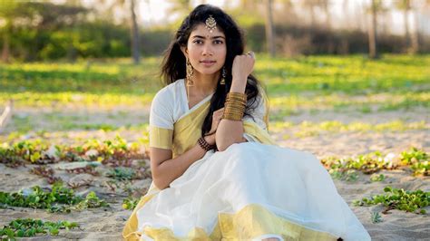 Agency News | Sai Pallavi Reacts to Her Wedding Rumours & Viral Picture ...