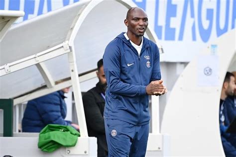 Foot Entra Neur Des Jeunes Du Psg Zoumana Camara Est Sur Le D Part