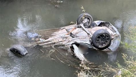 Encontraron Un Auto Sumergido Y Una Persona Muerta En El Interior