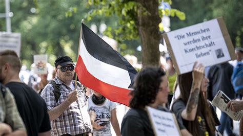 Querdenken Demo In Berlin Mit Teilnehmern Protest Umzug Abgesagt