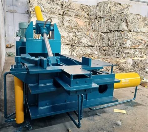 Ton Mild Steel Triple Action Hydraulic Scrap Baling Press Machine