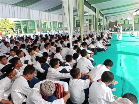 Siswa Siswi SMPN 42 Kota Bekasi Aksi Peduli Kemanusiaan Palestina