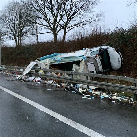 Langer Stau Nach Unfall Mit Lkw Auf A Bei Kaiserslautern Swr Aktuell