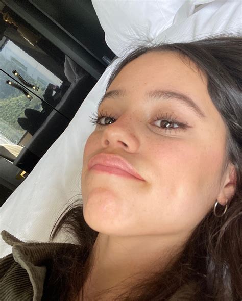 Jenna Ortega For Byrdie March 2021 Jenna Ortega Ortega Pretty People