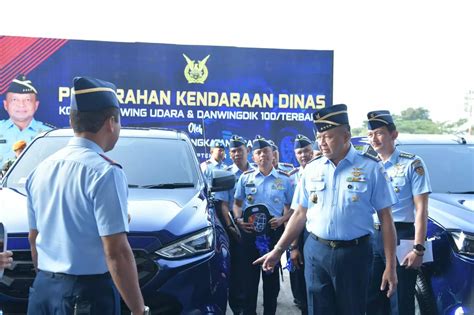 Airmen Harus Didukung Transportasi Handal Kasau Serahkan Kendaraan