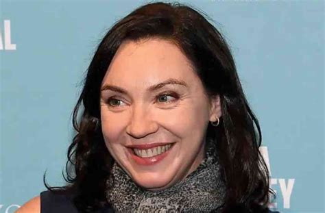 Stephanie Courtney Net Worth 2024 - Flo From Progressive