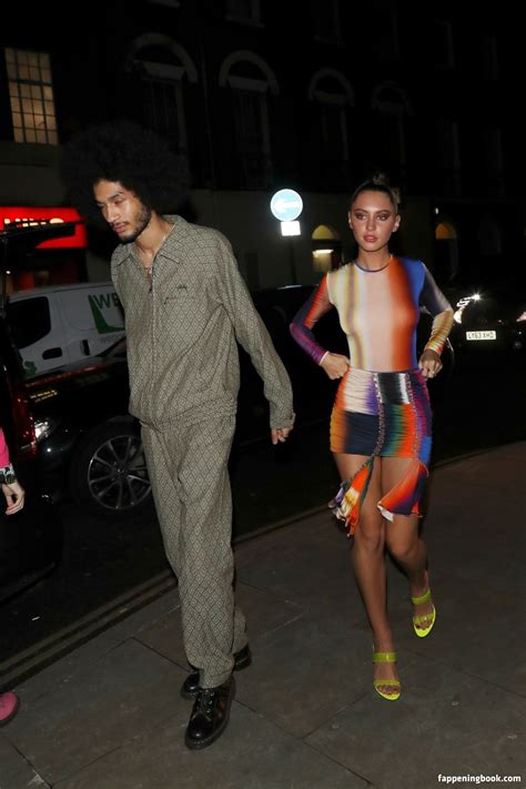 Iris Law Nude OnlyFans Leaks Fappening Page FappeningBook