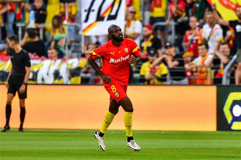 Rc Lens Mercato Seko Fofana Envoie Du Lourd Pour Son Avenir Foot Sur