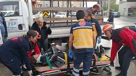 Kontrolden çıkan motosiklet kamyonete çarptı 1 yaralı Zonguldak