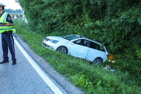 Verkehrsunfall Auf Der Paschinger Stra E In Marchtrenk Fordert Zwei