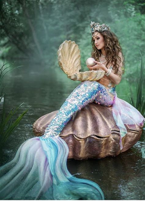 Shared By 𝕷𝖀𝕹𝕬 Find Images And Videos About Mermaid On We Heart It