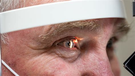 Ui Surgeon Performs High Tech Iris Repair