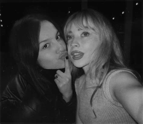 Black And White Sabrina Carpenter And Olivia Rodrigo Cantantes D O