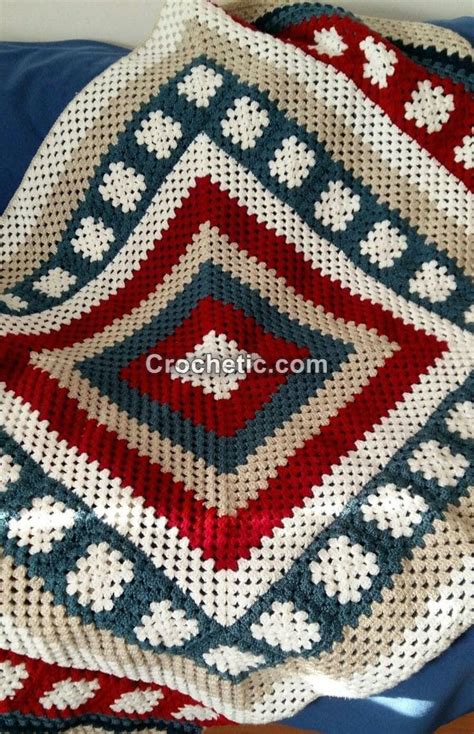 Classic Christmas Infinity Granny Square Crochet Blanket Artofit